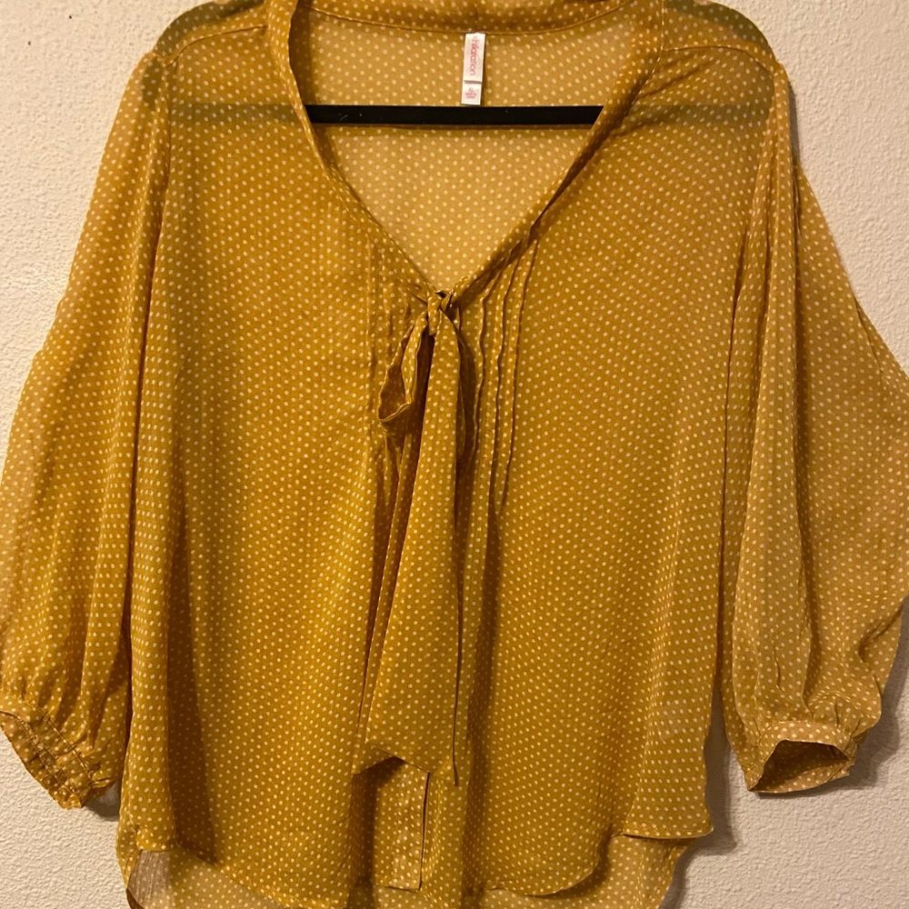 Yellow and white polka dot tie front sheet blouse XL
